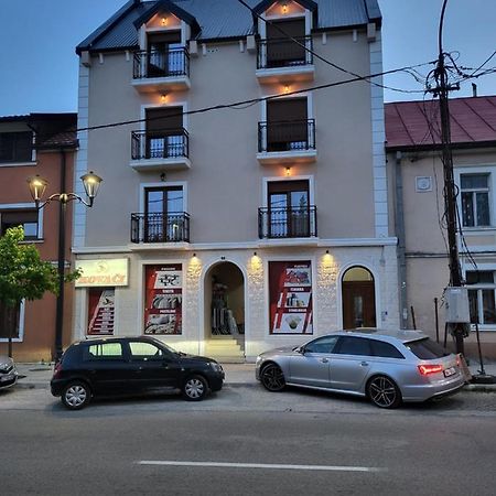 Lux Apartmani Bajova 采蒂涅 外观 照片