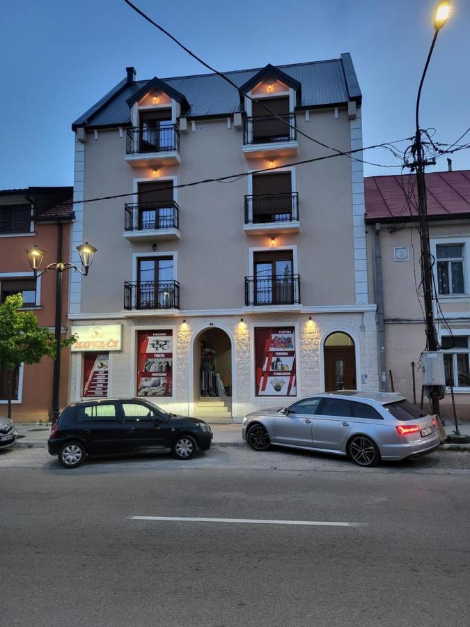 Lux Apartmani Bajova 采蒂涅 外观 照片