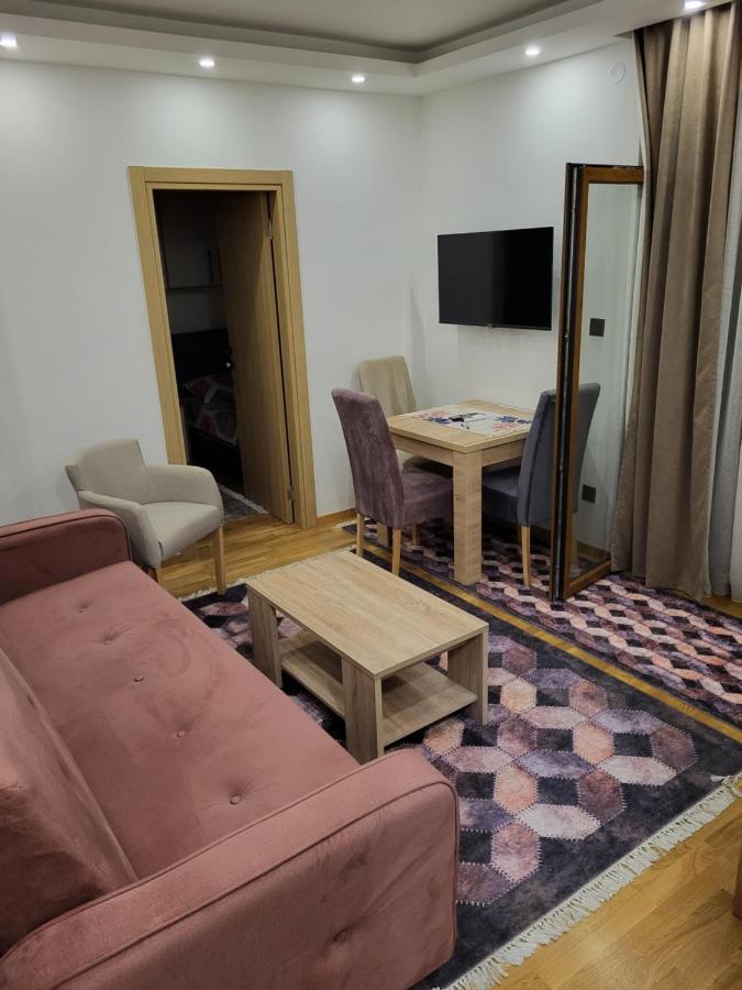 Lux Apartmani Bajova 采蒂涅 外观 照片