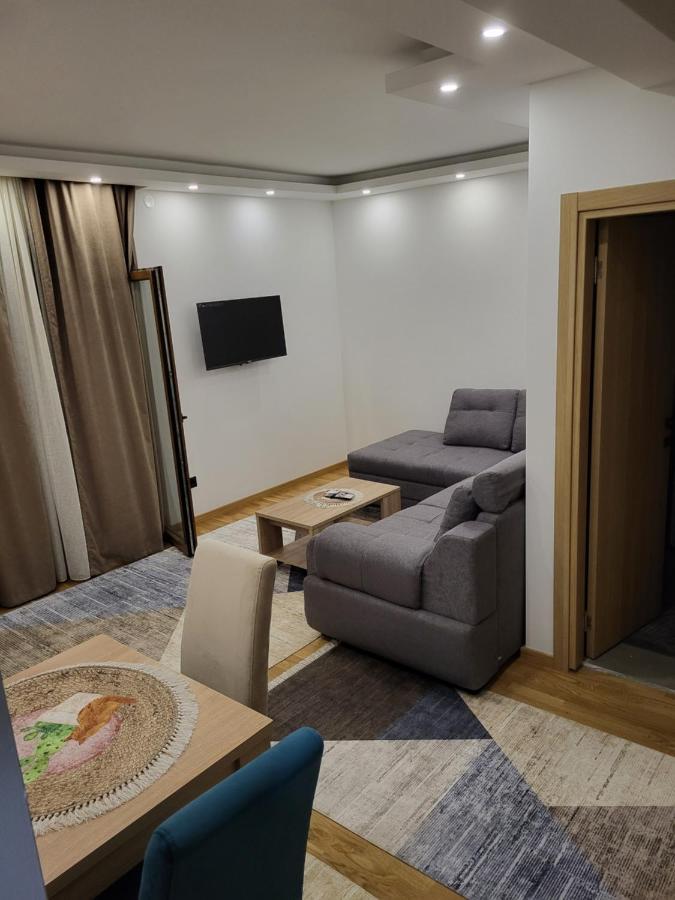 Lux Apartmani Bajova 采蒂涅 外观 照片